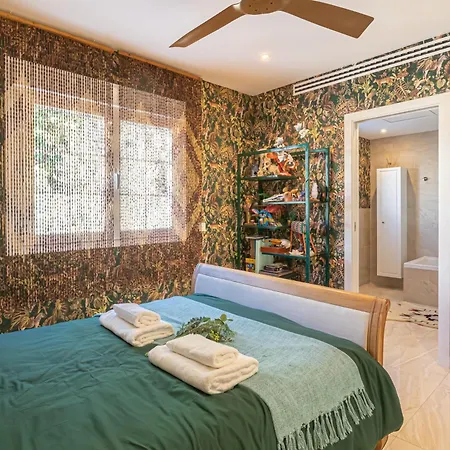 Apartment Luxury Family Escape Golf & Pool Retreat - Happy