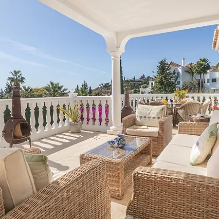 Luxury Family Escape Golf & Pool Retreat - Happy