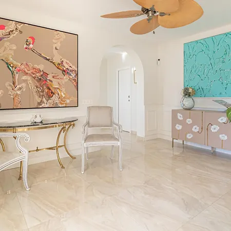 Luxury Family Escape Golf & Pool Retreat - Happy Apartment *