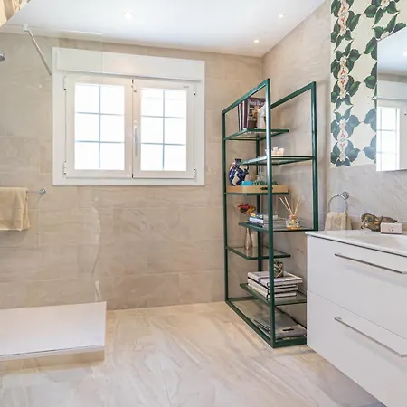 Apartment Luxury Family Escape Golf & Pool Retreat - Happy *