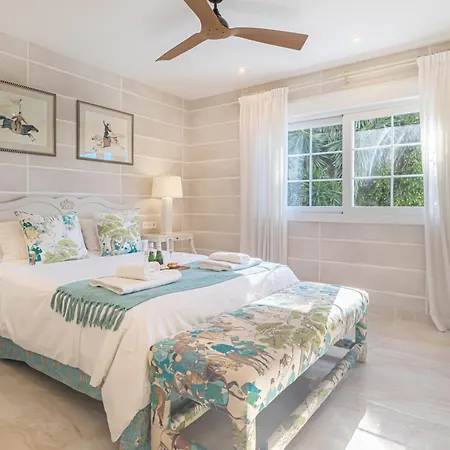 Apartment Luxury Family Escape Golf & Pool Retreat - Happy *